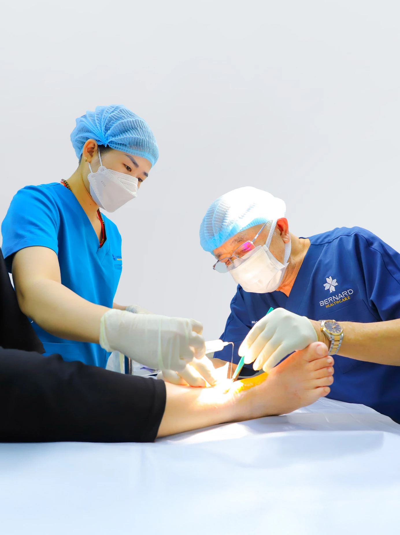 Điều trị vết thương chuyên sâu, bàn chân đái tháo đường